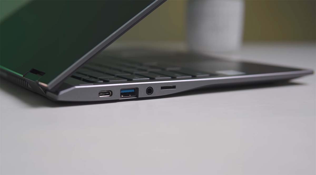 Acer Chromebook Spin 713 port kiri