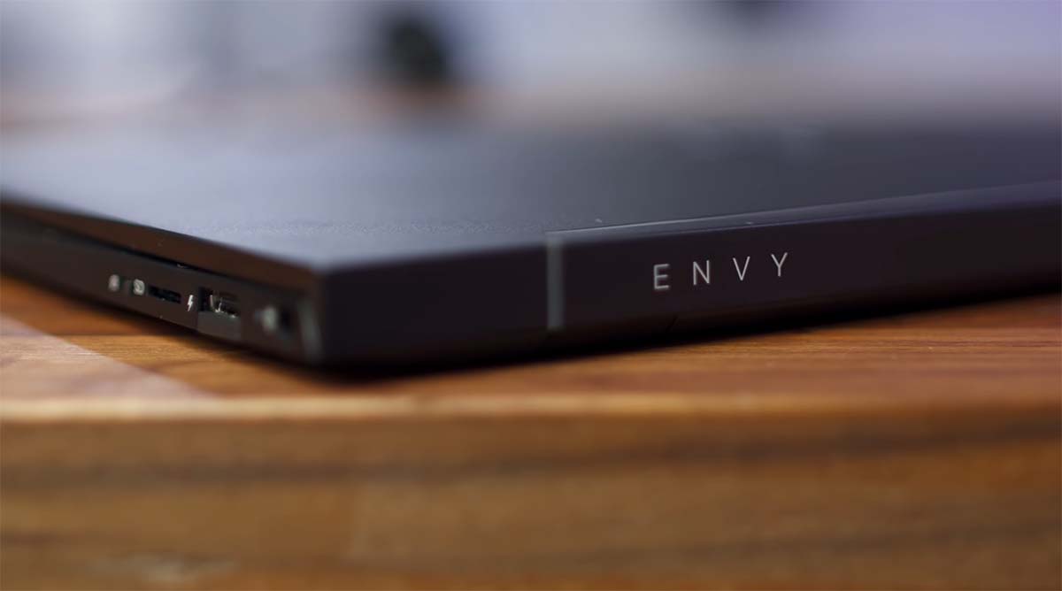 HP Envy 13 (Wood Edition) Design