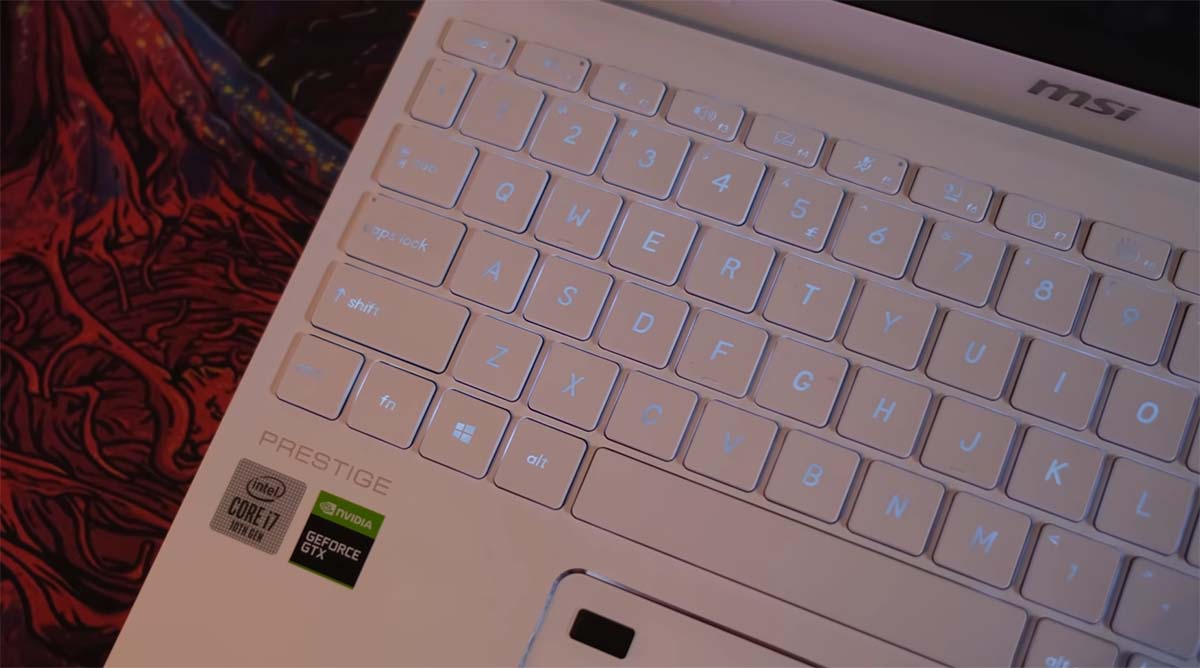 Review MSI Prestige 14 (2020) keyboard